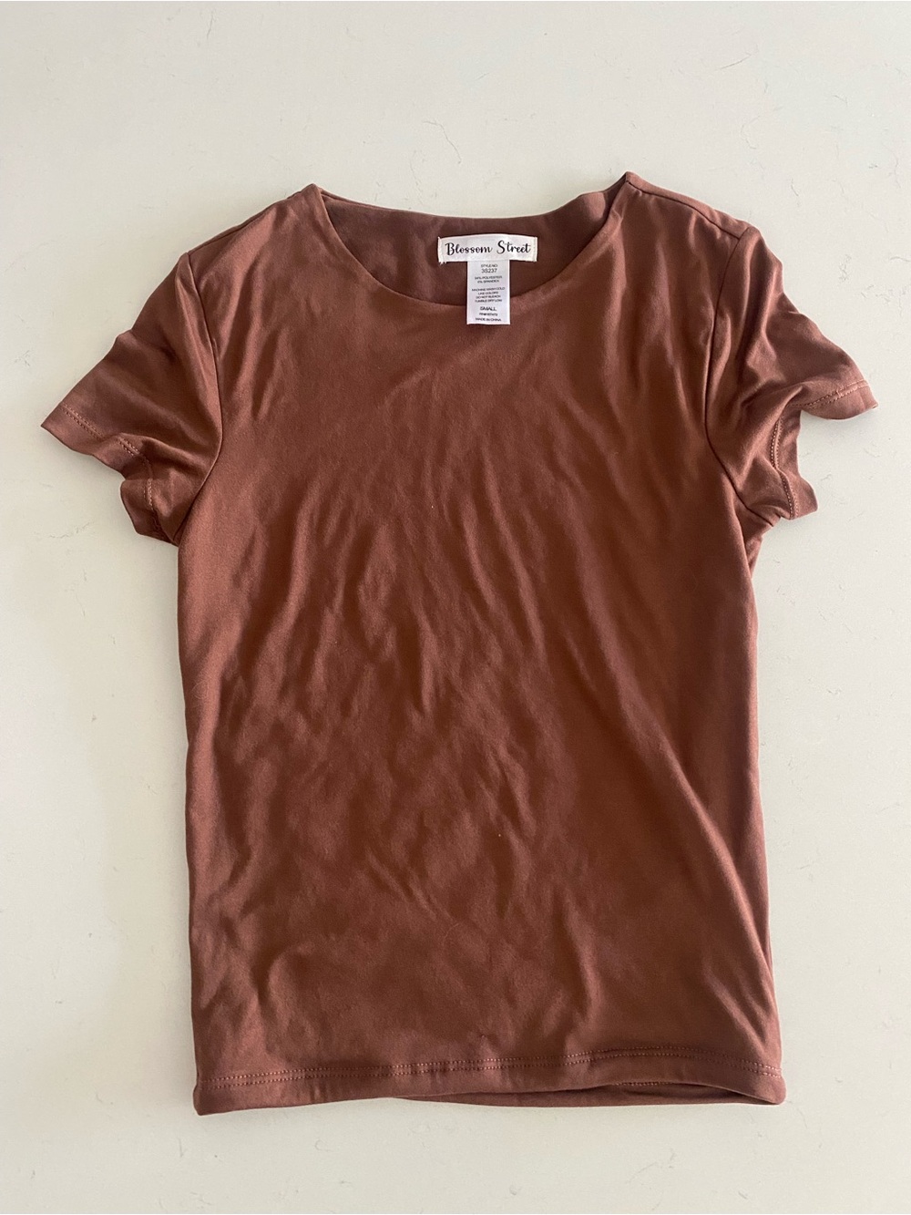 Women's Short-Sleeve Crewneck Tee in Rust Brown